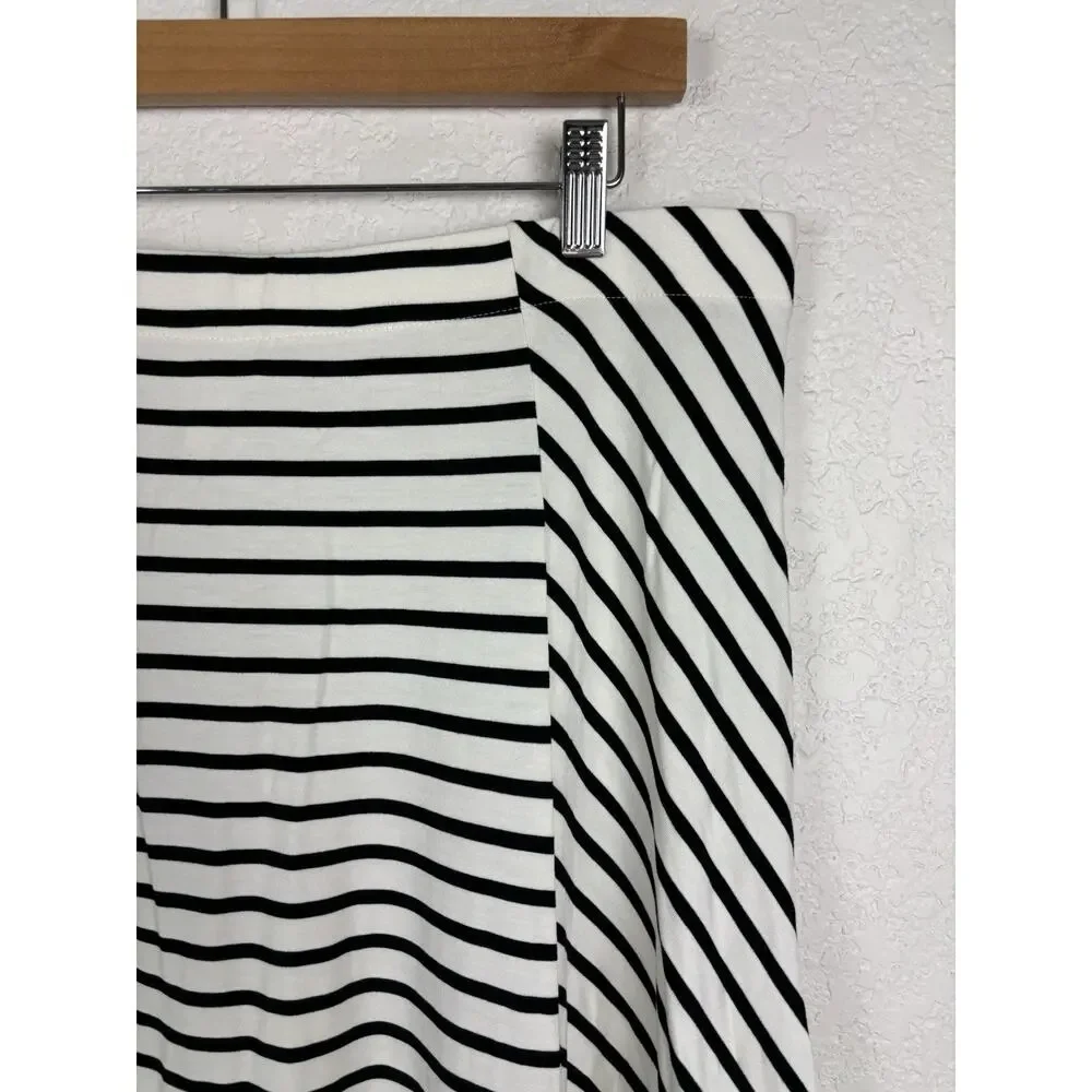NEW Chicos Women’s Skirt Sz 2/Large Black White Striped Comfort Stretch Vacation